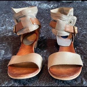 Women’s sandals
